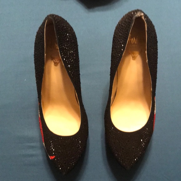 Heels - Picture 2 of 4